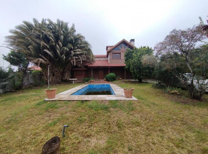 Casa · 282m² · 6 Ambientes · 2 Cocheras