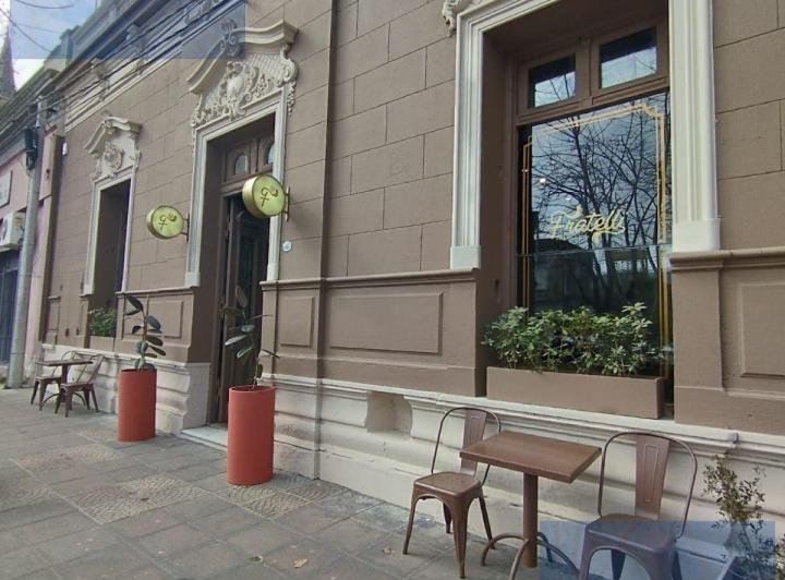 Local comercial · 664m² · 5 Ambientes