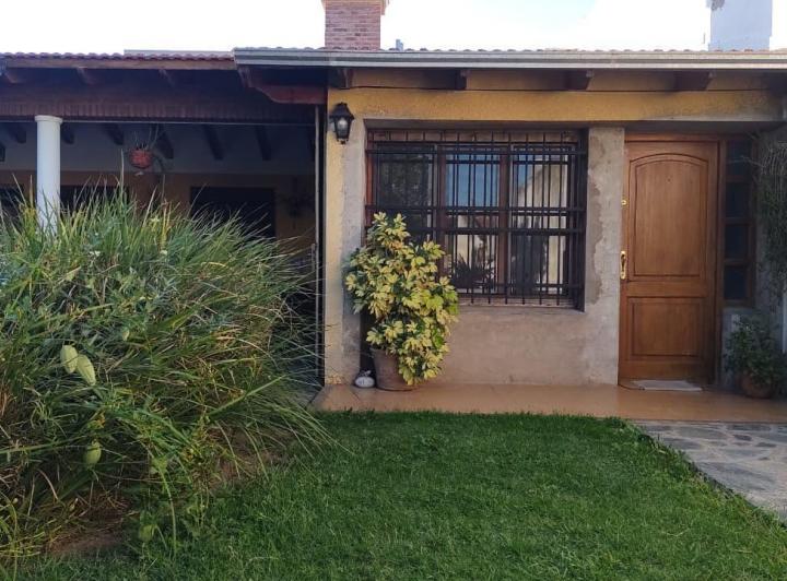 Casa · 110m² · 3 Ambientes · 5 Cocheras
