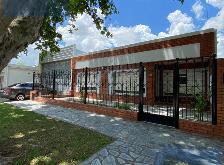 Casa · 120m² · 7 Ambientes