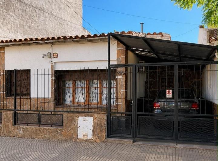 Casa · 115m² · 5 Ambientes · 1 Cochera