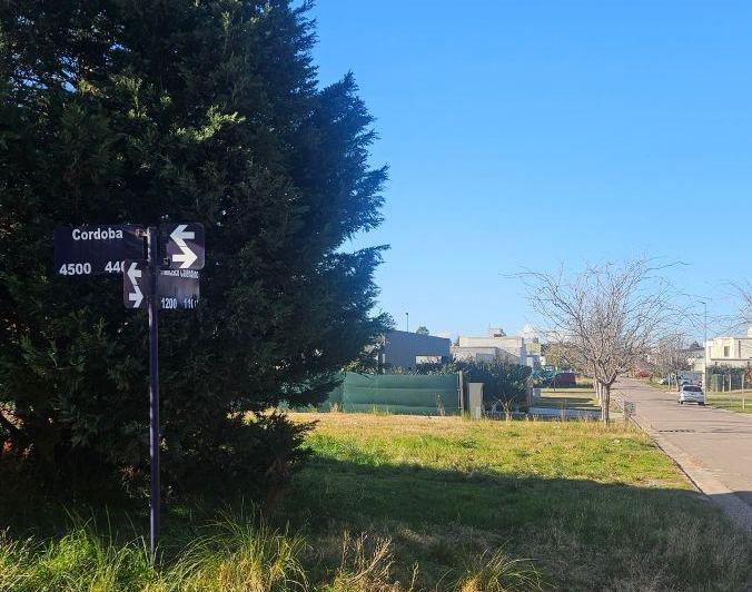 Terreno · 700m²