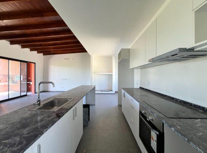 Casa · 141m² · 4 Ambientes · 2 Cocheras