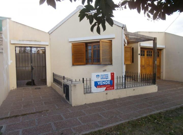 Casa · 100m² · 4 Ambientes · 1 Cochera