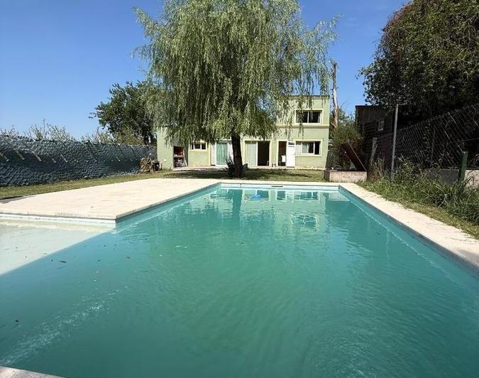 Casa · 95m² · 3 Ambientes · 2 Cocheras