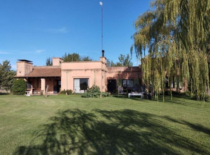 Quinta vacacional · 220m² · 4 Ambientes · 2 Cocheras