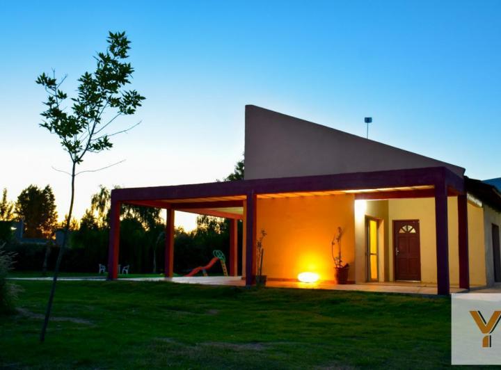 Casa · 160m² · 6 Ambientes · 1 Cochera