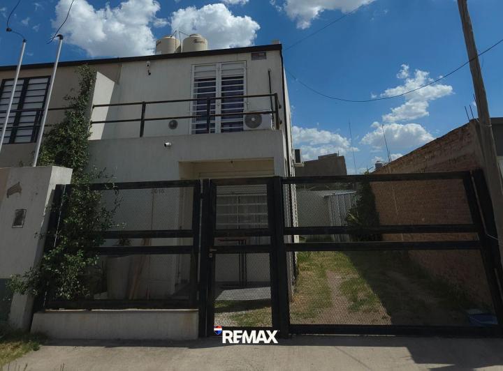 Casa · 67m² · 3 Ambientes · 1 Cochera