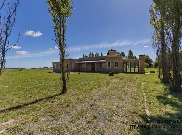 Casa · 178m² · 5 Ambientes · 1 Cochera