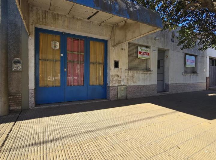 Casa · 300m² · 4 Ambientes · 2 Cocheras