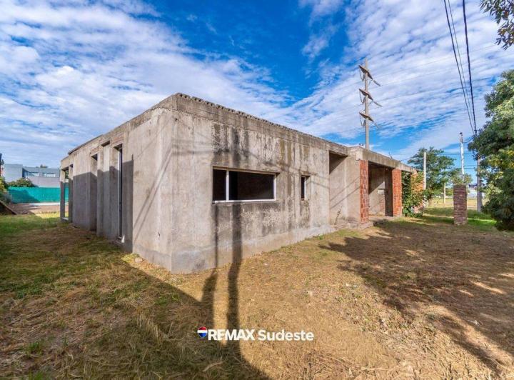 Casa · 105m² · 2 Ambientes · 1 Cochera