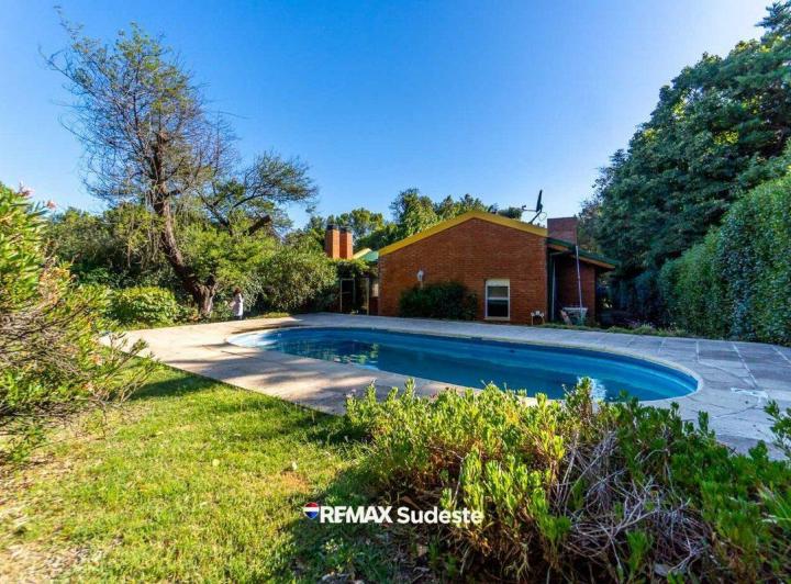 Casa · 161m² · 3 Ambientes · 1 Cochera