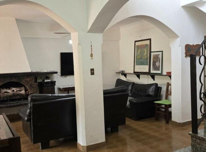 Casa · 285m² · 6 Ambientes · 1 Cochera