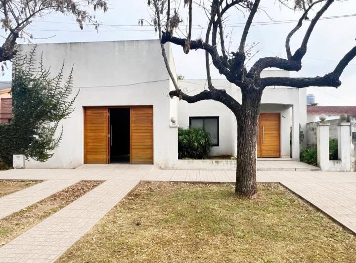 Casa · 480m² · 3 Dormitorios · 1 Cochera