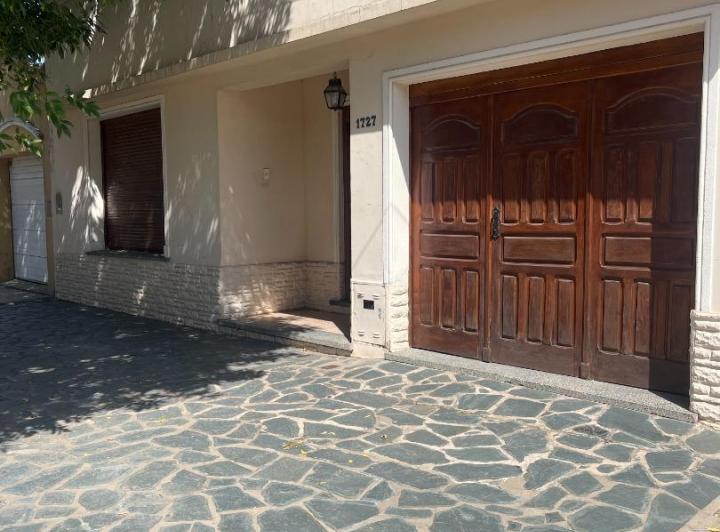 Casa · 167m² · 4 Ambientes · 1 Cochera