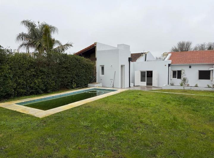 Casa · 200m² · 4 Ambientes · 1 Cochera
