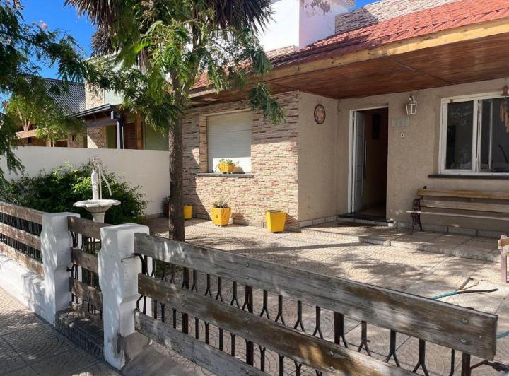 Casa · 182m² · 6 Ambientes · 1 Cochera