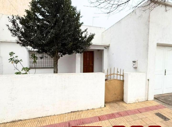 Casa · 400m² · 3 Ambientes · 1 Cochera