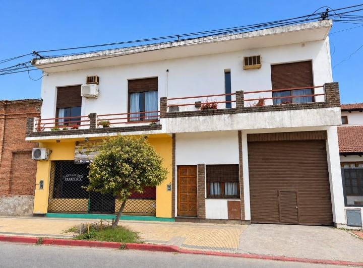 Local comercial · 714m² · 6 Ambientes · 1 Cochera