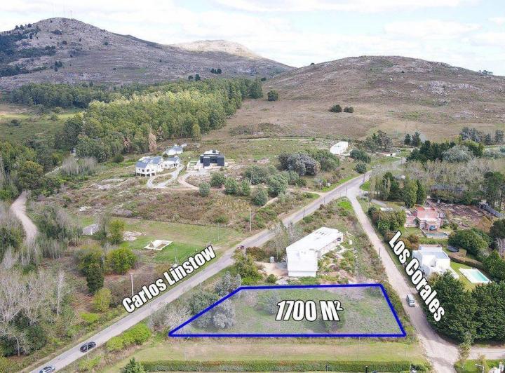 Terreno · 1700m²
