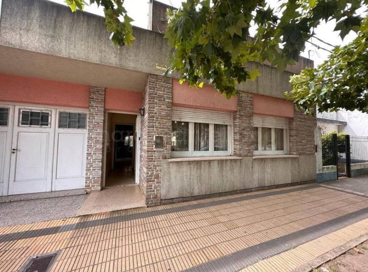 Casa · 110m² · 4 Ambientes · 1 Cochera