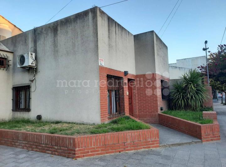 Casa · 110m² · 4 Ambientes · 1 Cochera