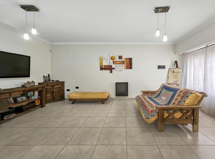 Casa · 115m² · 6 Ambientes · 1 Cochera