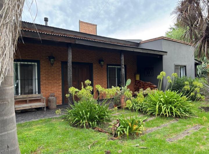 Casa · 280m² · 6 Ambientes