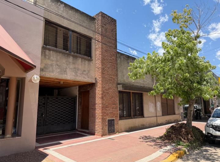 Casa · 366m²