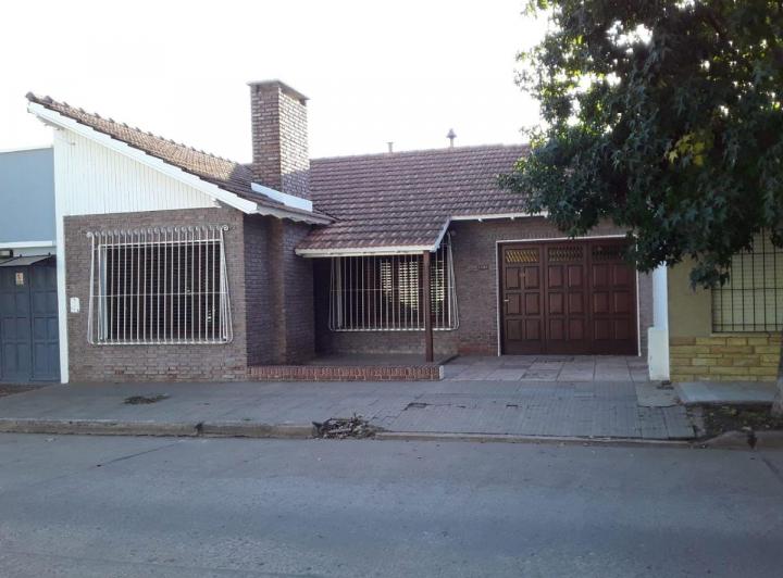 Casa · 122m² · 4 Ambientes · 1 Cochera