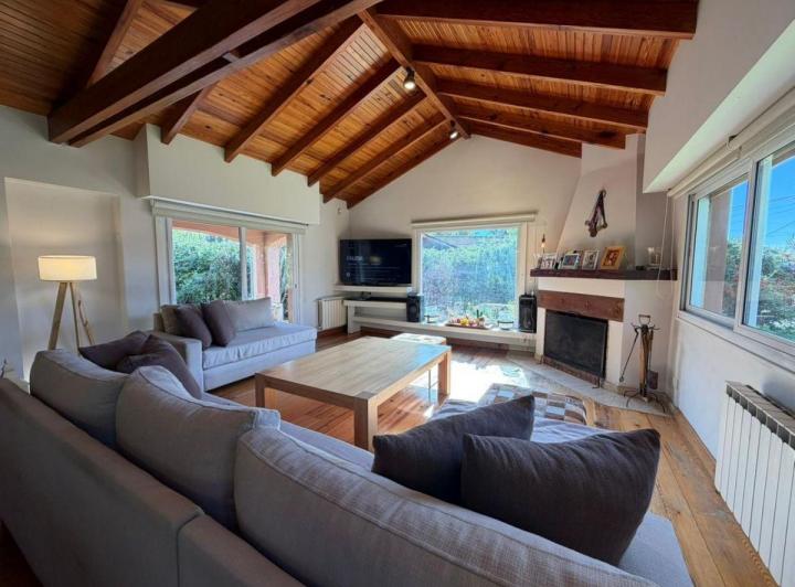 Casa · 380m² · 4 Ambientes