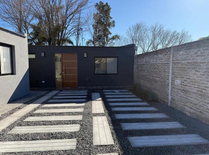 Casa · 90m² · 4 Ambientes · 1 Cochera