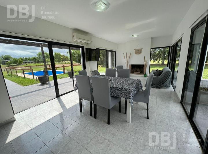 Casa · 190m² · 5 Ambientes · 3 Cocheras