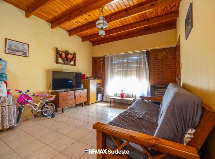 Casa · 143m² · 5 Ambientes · 1 Cochera