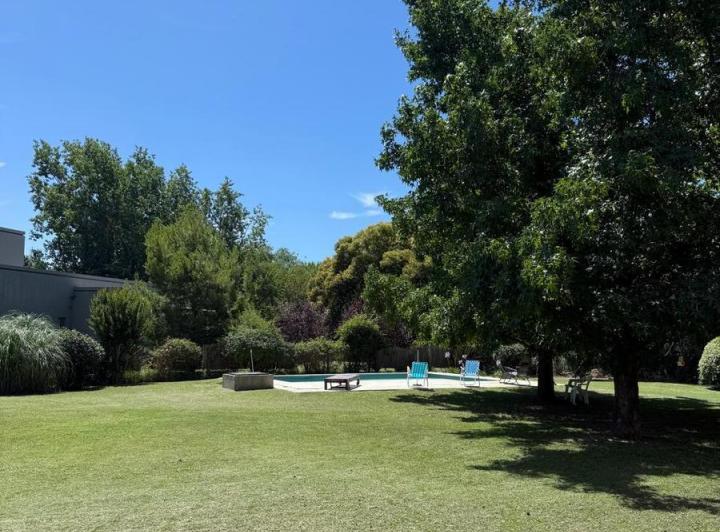 Casa · 246m² · 4 Ambientes · 1 Cochera