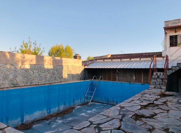 Casa · 229m² · 6 Ambientes · 1 Cochera