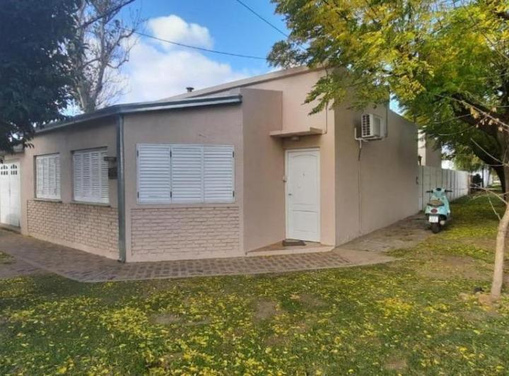 Casa · 160m² · 5 Ambientes · 3 Cocheras