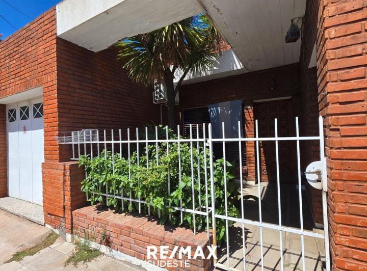 Casa · 127m² · 6 Ambientes · 1 Cochera