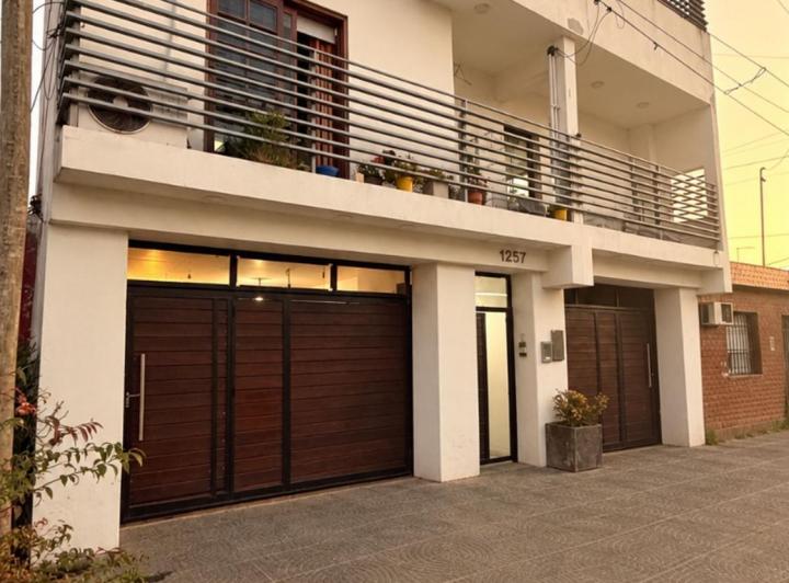 Casa · 145m² · 7 Ambientes · 2 Cocheras