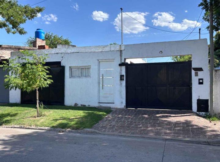 Casa · 131m² · 2 Ambientes · 2 Cocheras