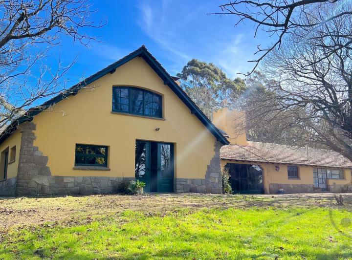 Campo · 440m² · 8 Ambientes