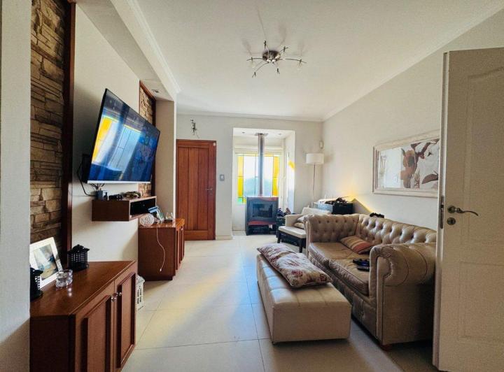 Casa · 150m² · 5 Ambientes · 2 Cocheras