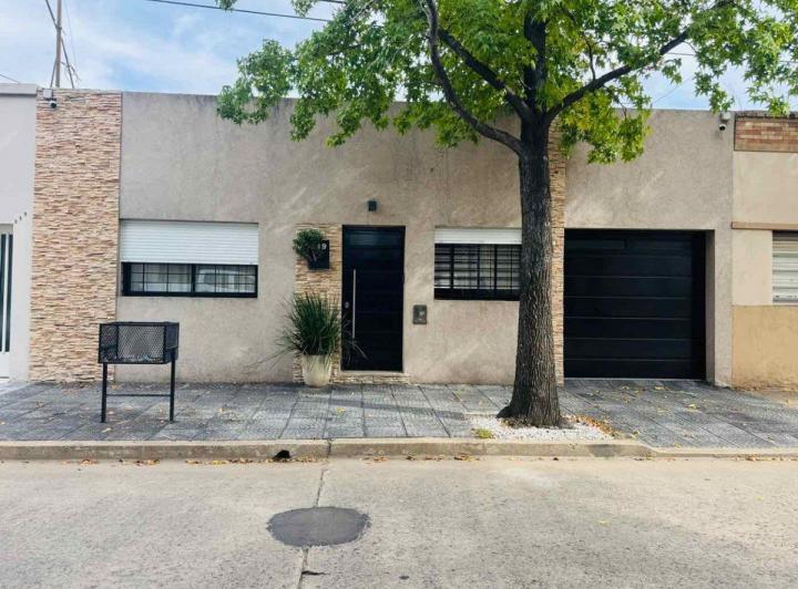 Casa · 147m² · 4 Ambientes · 1 Cochera