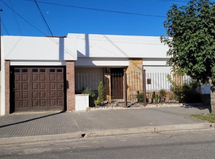 Casa · 133m² · 4 Ambientes · 1 Cochera