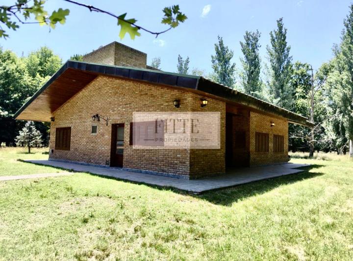 Casa · 310m² · 3 Ambientes · 2 Cocheras