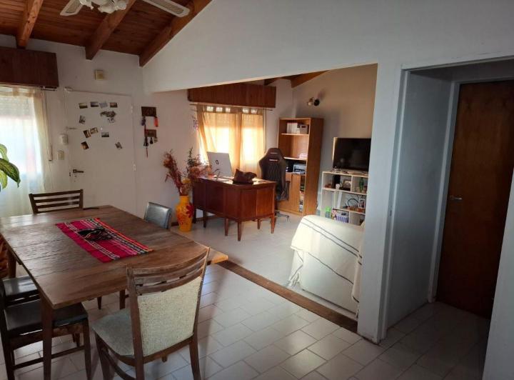 Casa · 72m² · 4 Ambientes · 2 Cocheras