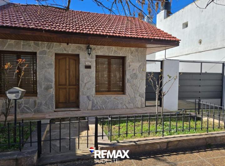 Casa · 260m² · 3 Ambientes · 1 Cochera