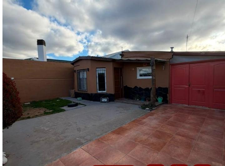 Casa · 120m² · 4 Dormitorios · 3 Cocheras