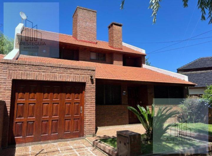 Casa · 185m² · 5 Ambientes · 1 Cochera
