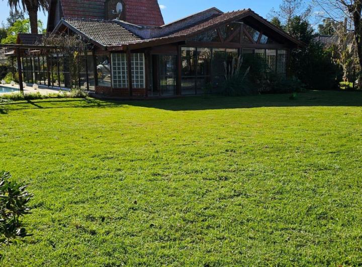 Casa · 360m² · 7 Ambientes · 1 Cochera